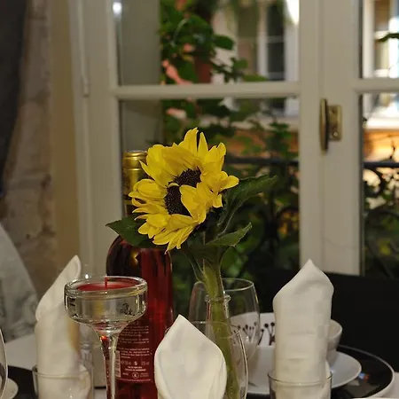 Les Patios Du Marais 2 *