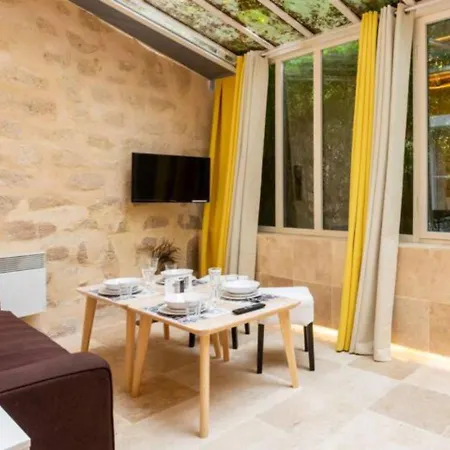 Les Patios Du Marais 2 *