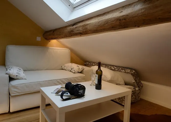 Apartamento Les Patios Du Marais 2 *