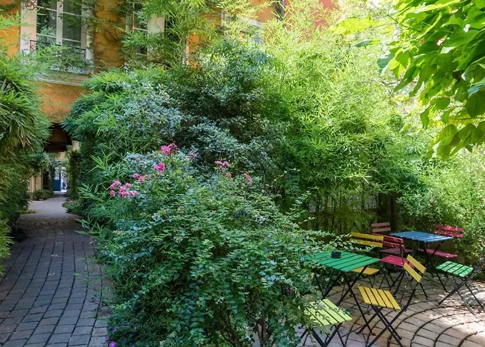 Les Patios Du Marais 2