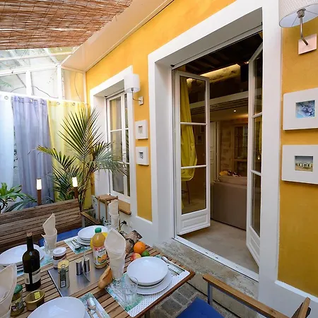 Appartement Les Patios Du Marais 2 *